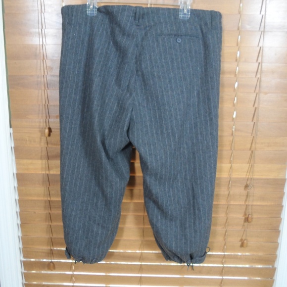 Gap Gray/White Pin Stripe Drawstring Capri Pants - Picture 4 of 8